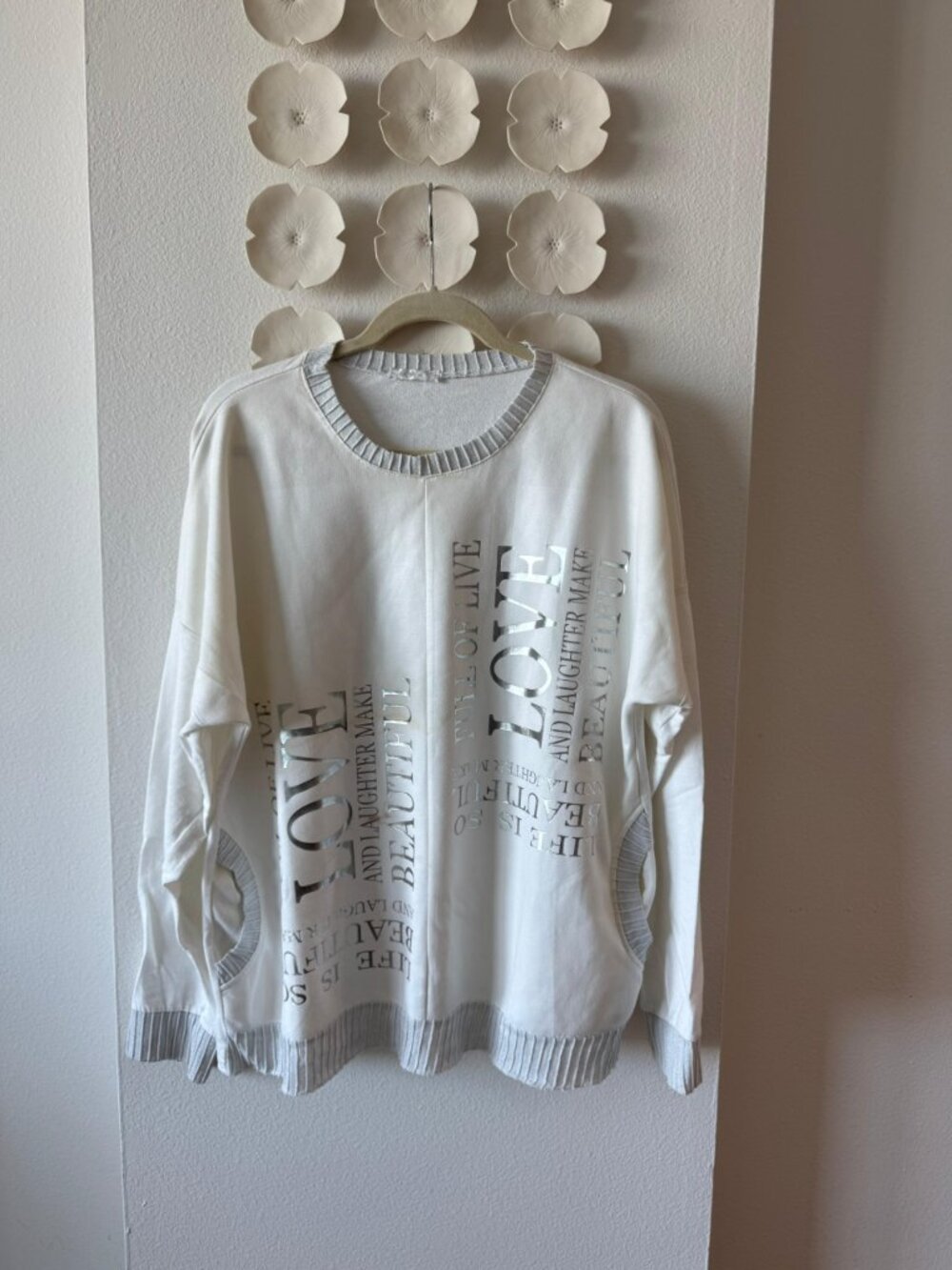 Italian Cream Graphic Sweatshirt | Neutral Minimal | Made in Italy - Picture 4 of 4